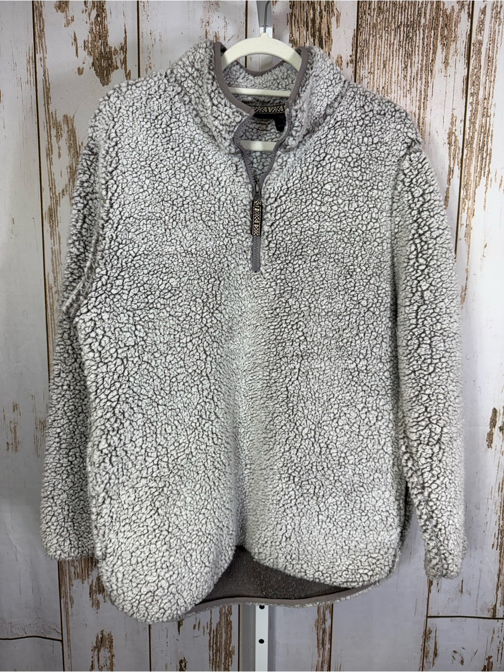Canyon Creek Woman, Fuzzy 1/4 Zip Pullover. Size Large. Good used condition!